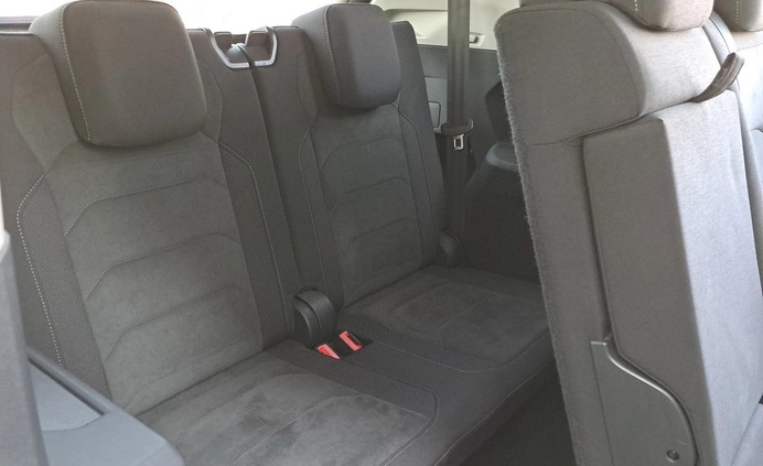 Volkswagen Tiguan Allspace cena 137900 przebieg: 125030, rok produkcji 2019 z Rawicz małe 704